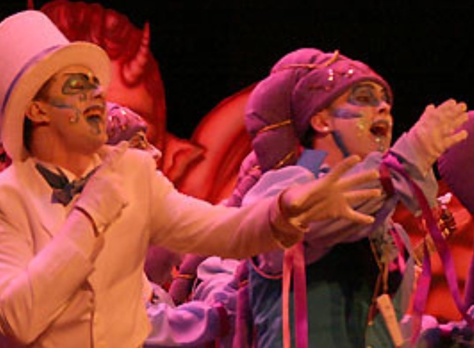 No se te olvide nunca españolito racista maldito
que si a tu país llegan de Sudamerica
cientos de miles pobres inmigrantes
es solamente pá buscar
el medio de sobrevivir
y tus abuelos, ay!, lo hicieron antes.✨🖤