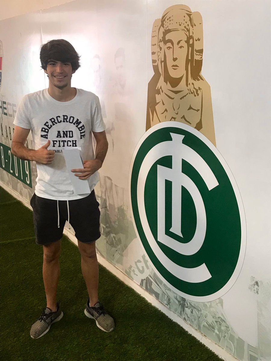 El mediapunta Rodrigo Moleón “Rodri” (<a href="/9rodrimc1/">9rodrimc</a> - 2.001), renueva con el <a href="/elchecfoficial/">🌴</a>, esta temporada empezará en el Juvenil A DH 📑✍🏼

#CanteraRG #DivisionDeHonor ⚽️