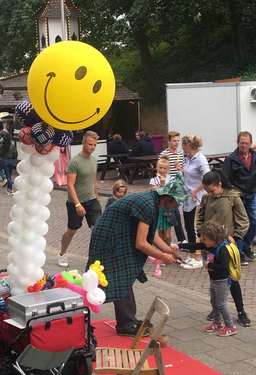 Echt genieten dit jaar (😉) van #Nijmegen tijdens @vierdaagsefeest <a href="/opheteiland/">Op 't Eiland</a> en alle andere fijne plekkies. Harde werkers, halverwege de week, alvast bedankt!
