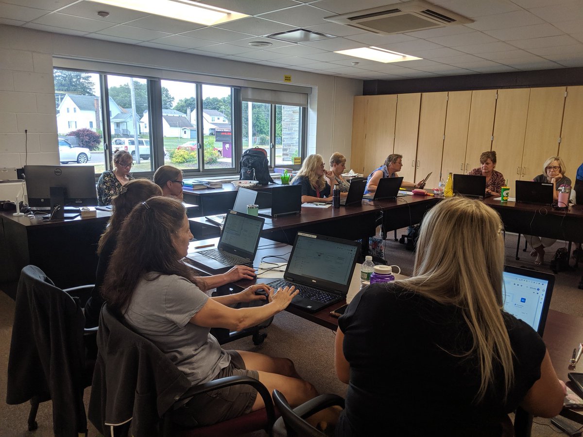 ekoval9's tweet image. @norwichcsd TS learning all about the @GoogleForEdu apps - how they can use with their students and make their workflow more efficient. #BTEdTech #GSuite