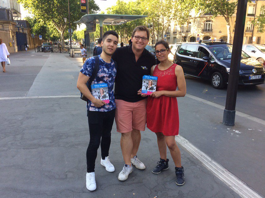 GuiVastel's tweet photo. Les @JeunesMacron75, de @LaREMParis15 au coeur de la #12ecirco pour distribuer le bilan des 2 ans de mandat d'@oliviagregoire !
Deux ans de travail, de convictions et d'incarnation du progressisme et du pragmatisme !
Nous sommes fiers de toi Olivia et on le montre
#JAMIDF https://t.co/uw8gxgc0r7