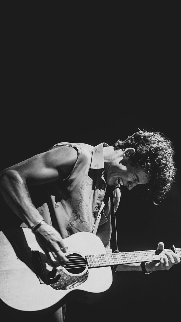 umusic's tweet photo. #ShawnMendes lockscreens! 🖤
📷: @JosiahVanDien + @ShawnAccess https://t.co/bRcIyvhVq4
