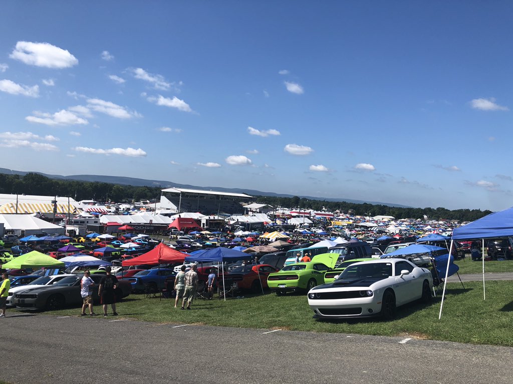 Family time is the best time!   #bepositive #MotivationalQuotes #SuccessTips <a href="/Dodge/">Dodge</a> #challenger #f8fiona #moparornocar  #hellcat #dreamgarage #srt <a href="/driveSRT/">SRT</a> #dailygrind #inspiration #Morningmotivation #srtporn #brotherhoodofmuscle #inspire #ThatsMyDodge