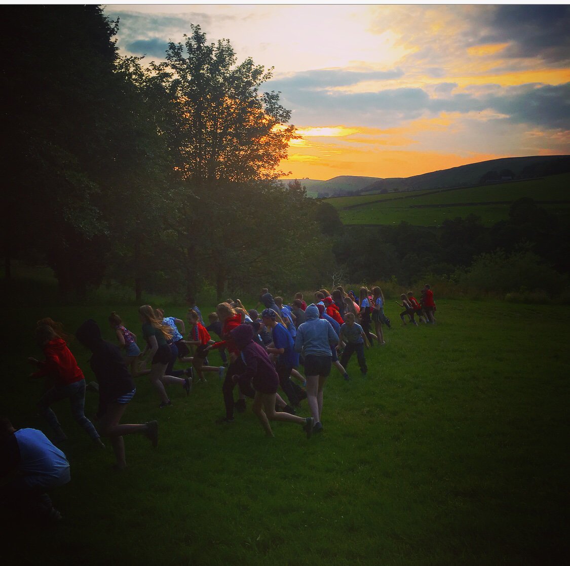MissJOliver3's tweet photo. Night activities playing games under the sunset β° βοΈ @HeanorGateSC #HGSC #Year7Team https://t.co/vHKHfzgha4