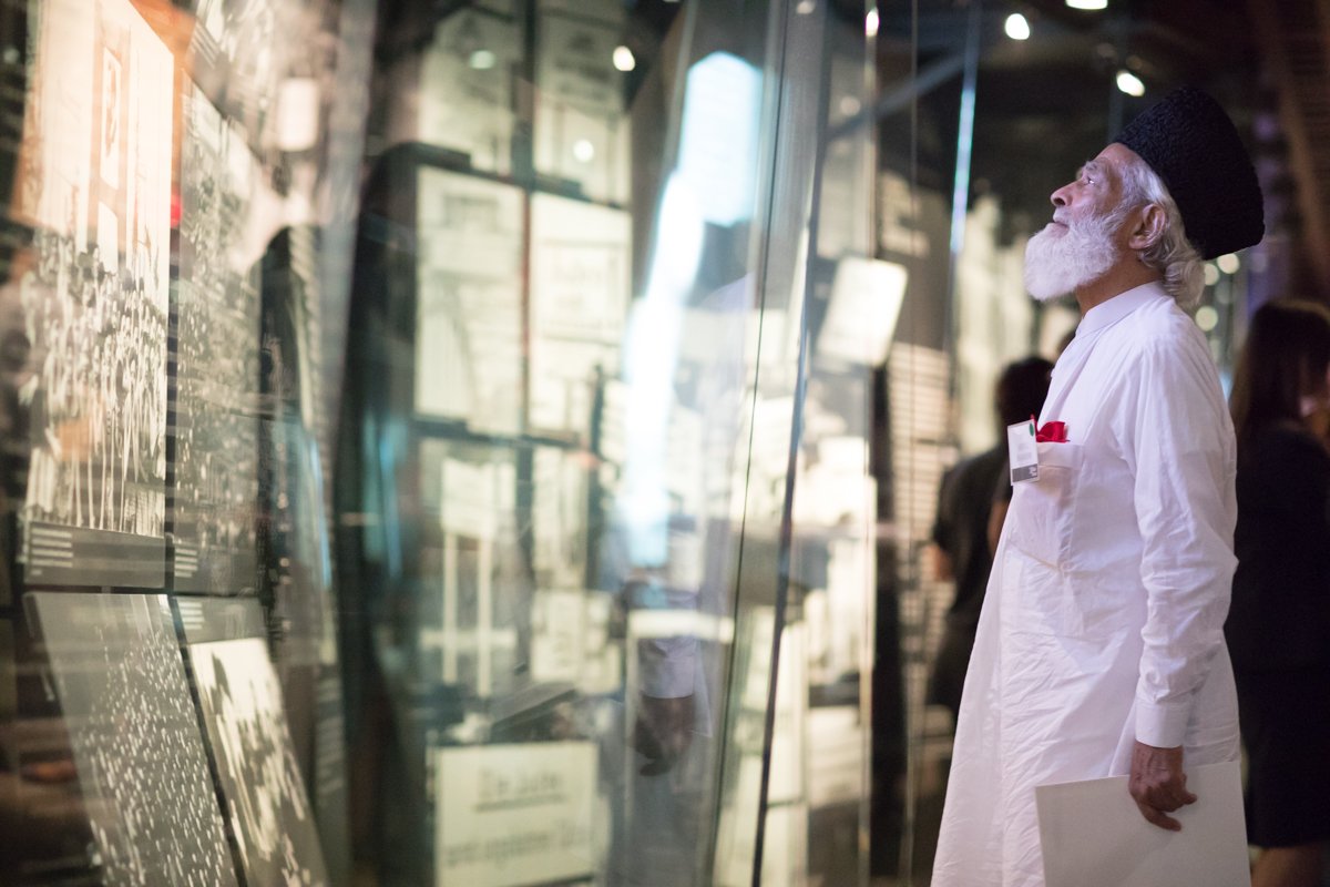 Photogs_USHMM's tweet photo. Individuals from around the world who face religious and ethnic persecution visit #USHMM as part of the #IRFMinisterial https://t.co/Qw6nu9PhxJ