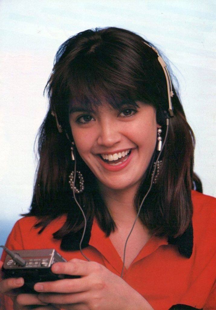 Happy Birthday to Phoebe Cates who turns 56 today!  Pictured here in the 1980s rocking out to her walkman. 