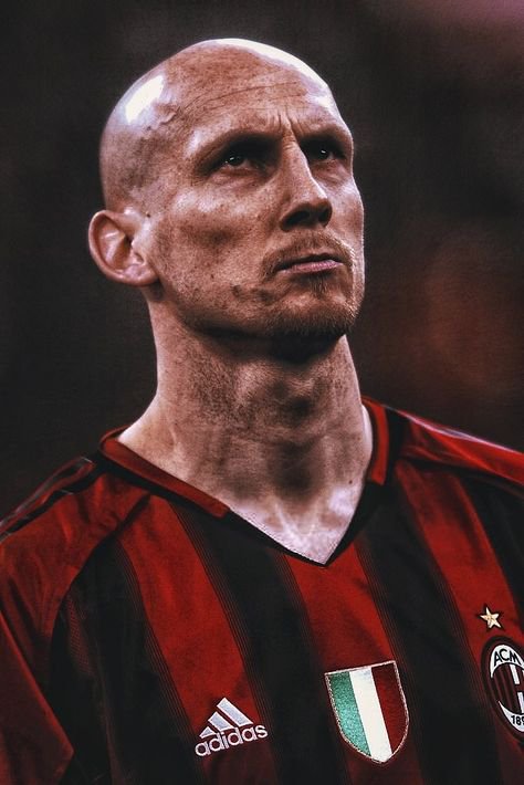 Happy 47th birthday to former Milan defender Jaap Stam!   