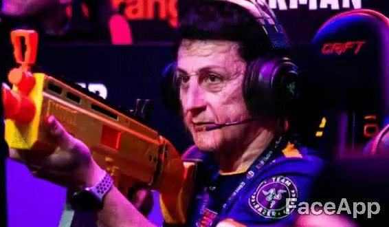 Pareces rocky de viejito 😲😜 <a href="/WithZack/">WithZack</a>