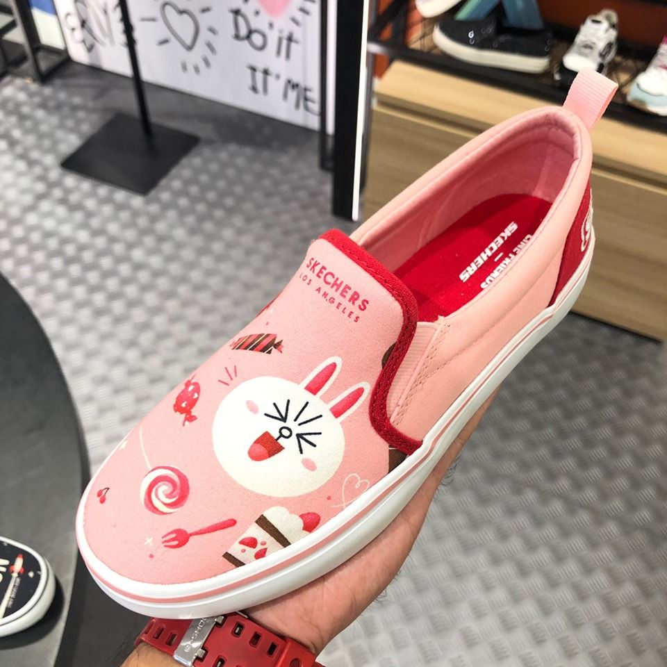 salehere1's tweet image. 📣 มาแล้วจ้า สาวก LINE FRIEND ห้ามพลาด!
💬นั่ลล๊าคค สุดๆ กับรองเท้าสุดคิวท์ Skechers LINE FRIEND ครบแก๊งค์ สวยทุกคู่ 
⭐รองเท้าแตะ 890.-
⭐รองเท้าผ้าใบ 1290.-
📆 ตั้งแต่วันนี้ หรือจนกว่าสินค้าจะหมด 
📍 Skechers Shop ทุกสาขา
#SaleHere #LINEFRIEND