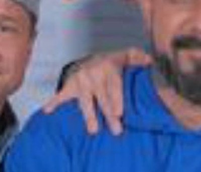 nickytoronto's tweet photo. @kevinrichardson @backstreetboys @brian_littrell @howied #bsbdc my fave things about this oic

1 - Me &amp; Kev

2 - @aj_mclean in that Kentucky looking blue

3 - @nickcarter doing his signature vip grip with that middle finger

4 - everyone is wearing some form of denim https://t.co/JaBBqoVepI