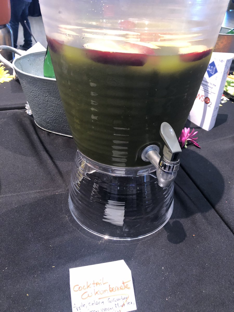 picsoung's tweet image. Once again #APIdaysSF is innovating 🎉

Alcohol free reception cocktail with some nice mocktails with funny names!

#api #APIdays