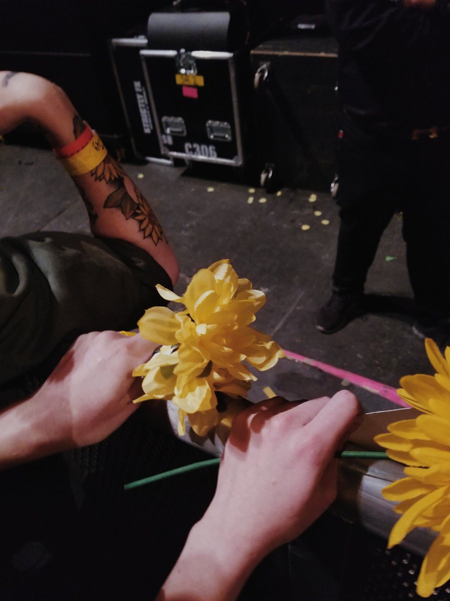 sippinonpilots's tweet photo. rt for barricade at your next concert https://t.co/EcksKNlj5g