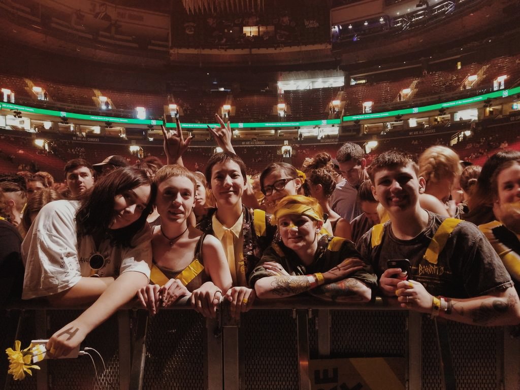 sippinonpilots's tweet photo. rt for barricade at your next concert https://t.co/EcksKNlj5g
