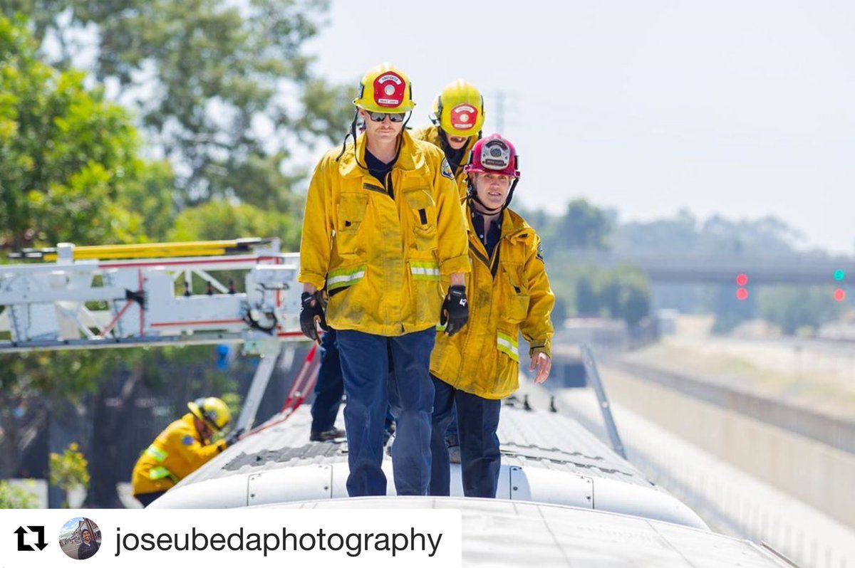 OCFireAuthority's tweet photo. #Repost @joseubedaphotography
・・・
Here’s an inside look at @metrolink First Responder Training with the #orangecountyfireauthority #huntingtonbeachfiredepartment #lagunabeachfiredepartment #orangefiredepartment #fullertonfiredepartment #breafiredepartment https://t.co/r776N0s2Mm