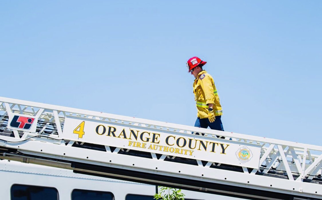 OCFireAuthority's tweet photo. #Repost @joseubedaphotography
・・・
Here’s an inside look at @metrolink First Responder Training with the #orangecountyfireauthority #huntingtonbeachfiredepartment #lagunabeachfiredepartment #orangefiredepartment #fullertonfiredepartment #breafiredepartment https://t.co/r776N0s2Mm