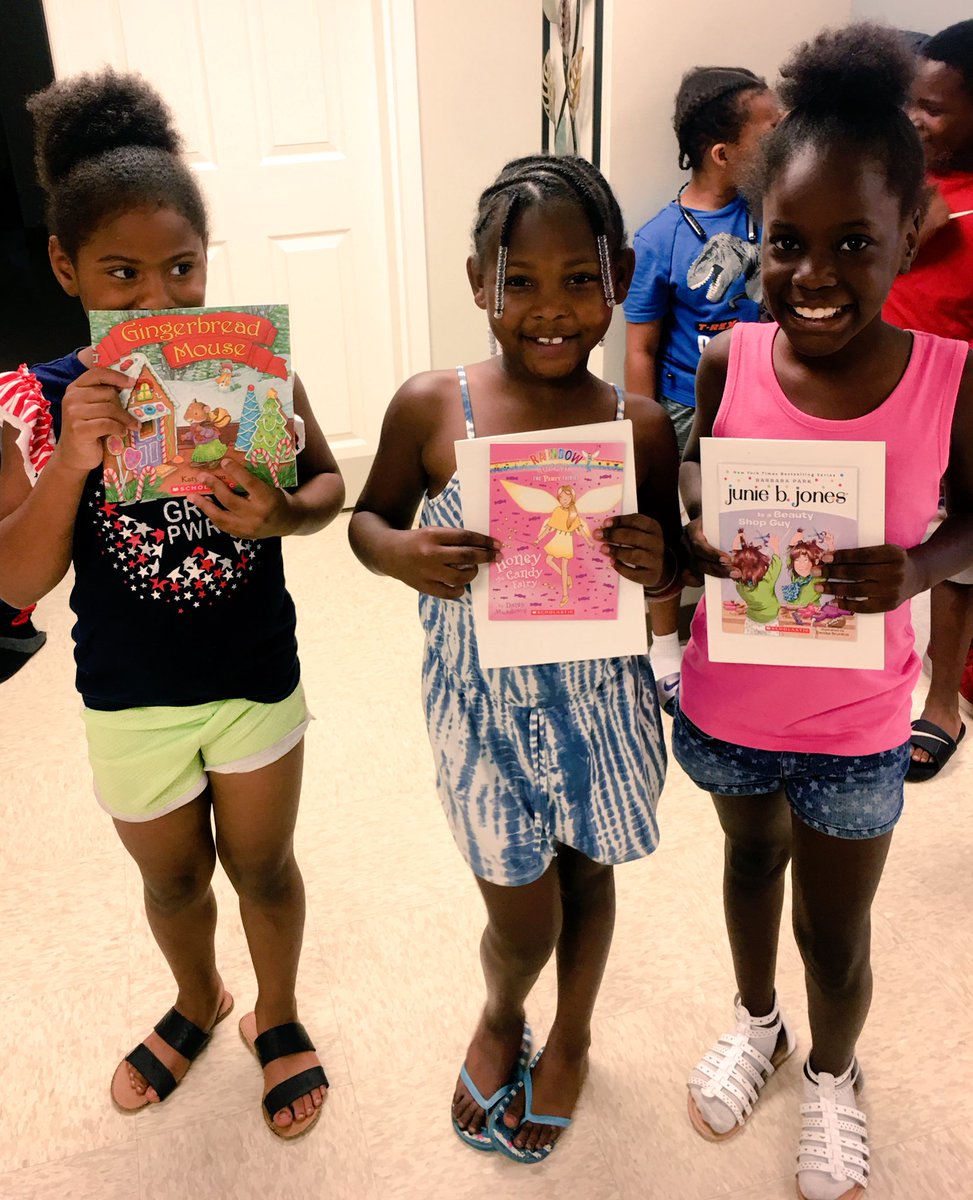WayneRESAELA's tweet photo. An inspiring and engaging afternoon spent at River crest Apartments in #Detroit launching the first #LitLabPopUp in Wayne County with Community partners @detroitpolice cadet program @DetroitBCDI and @WayneRESAELA #WayneLiteracy #MichiganLiteracy @MAISA_ISDs #SummerReading https://t.co/kosVIWifDy