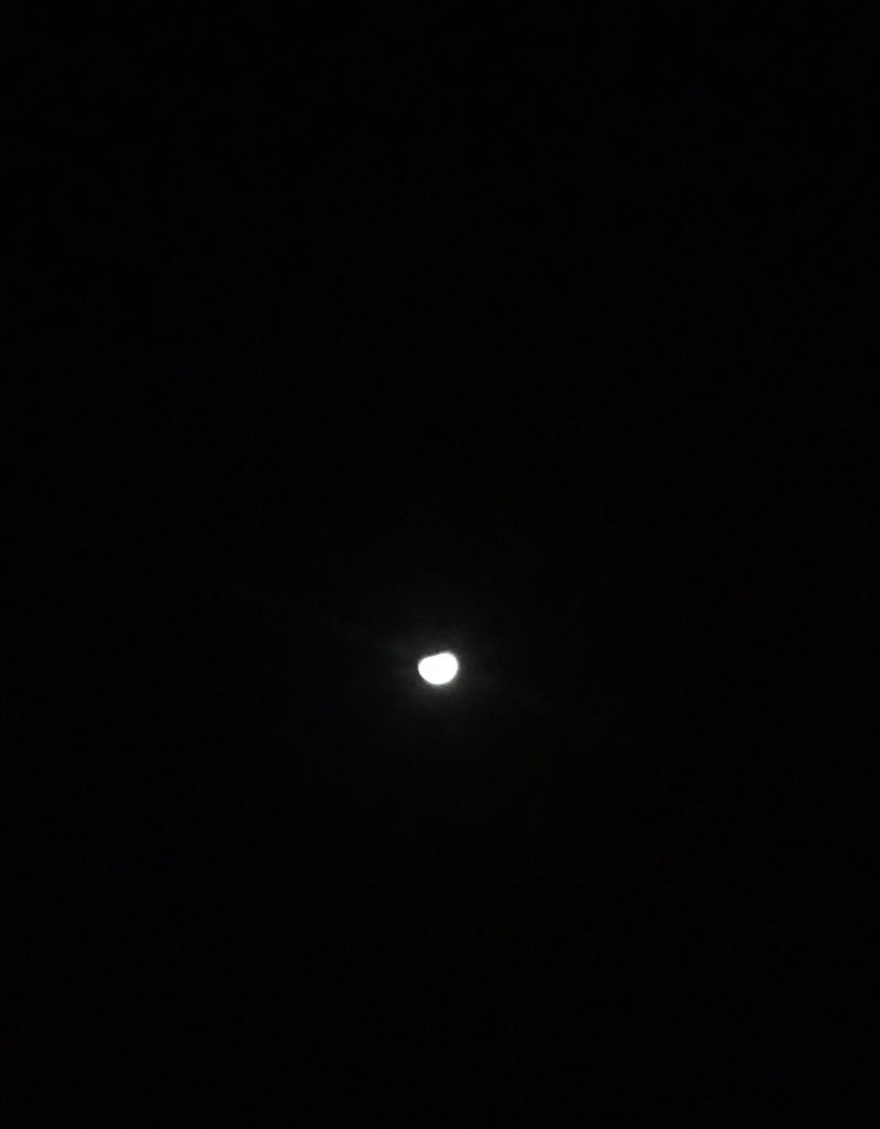 #خسوف_القمر #تصويري 
الحمد لله حمدا دائما طاهرا  طيبا مباركا فيه، 
اللهم ارحم أمة محمد رحمة عامة كافة، 
اللهم إنا نستغفرك ونتوب إليك