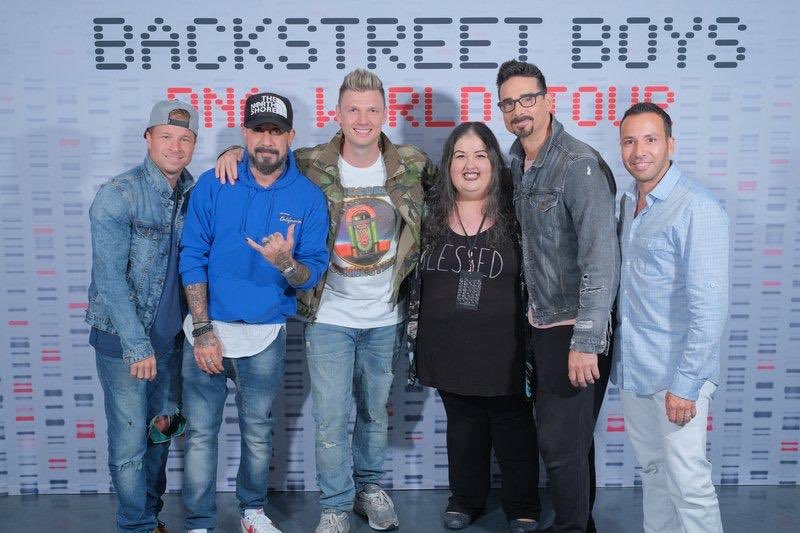 UcCaliChic25's tweet photo. My other 5 Loves! ♥️♥️♥️♥️♥️ @backstreetboys @kevinrichardson @brian_littrell @aj_mclean @nickcarter @howied #BSBDNA #BSBDC #KevinGirl #FirstMeetAndGreet https://t.co/s0AIO301YX