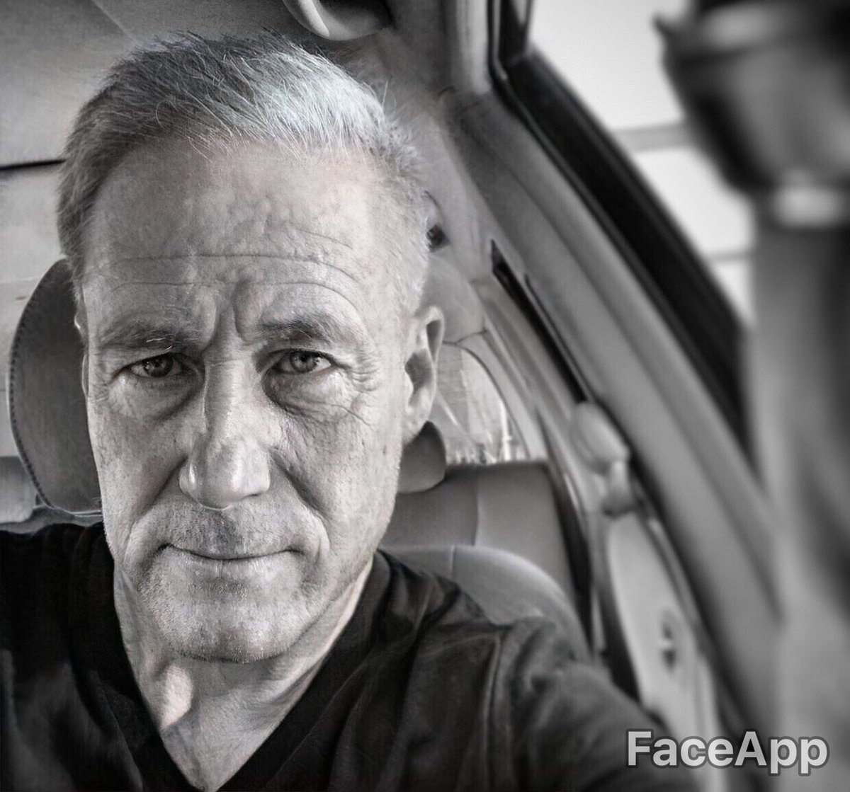 LukeRBrady's tweet photo. 5 years to the day I moved back to Cali and I feel older! #AgeChallenge #FaceApp https://t.co/FbVZPsbWzI