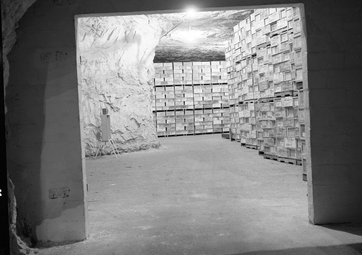 USGSstore's tweet photo. If you are one of those people visiting Area 51 soon and you happen to find our top secret map warehouse please try to find our college intern. He has been lost in there for 4 days now. https://t.co/Leb6rrJRRK