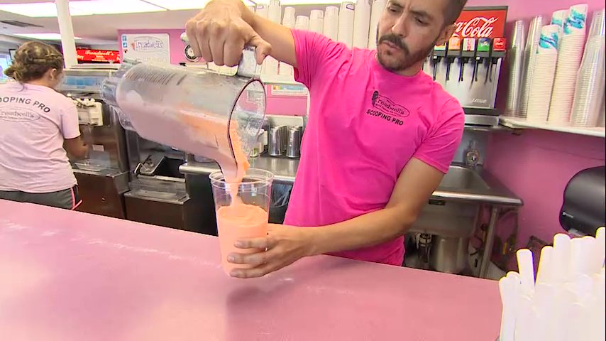 Chronicle5's tweet photo. Chocolate frappe. Ice cream soda. Raspberry lime Rickey. Sherbet Freeze. The basically refreshing menu at Treadwell's in Peabody. "You can come for your family of four or five and spend $15 and everybody leaves happy" #DrinkUp #summer @anthonyeverett @shaynaseymour 7:30 #wcvb https://t.co/KMz3R8ftjZ