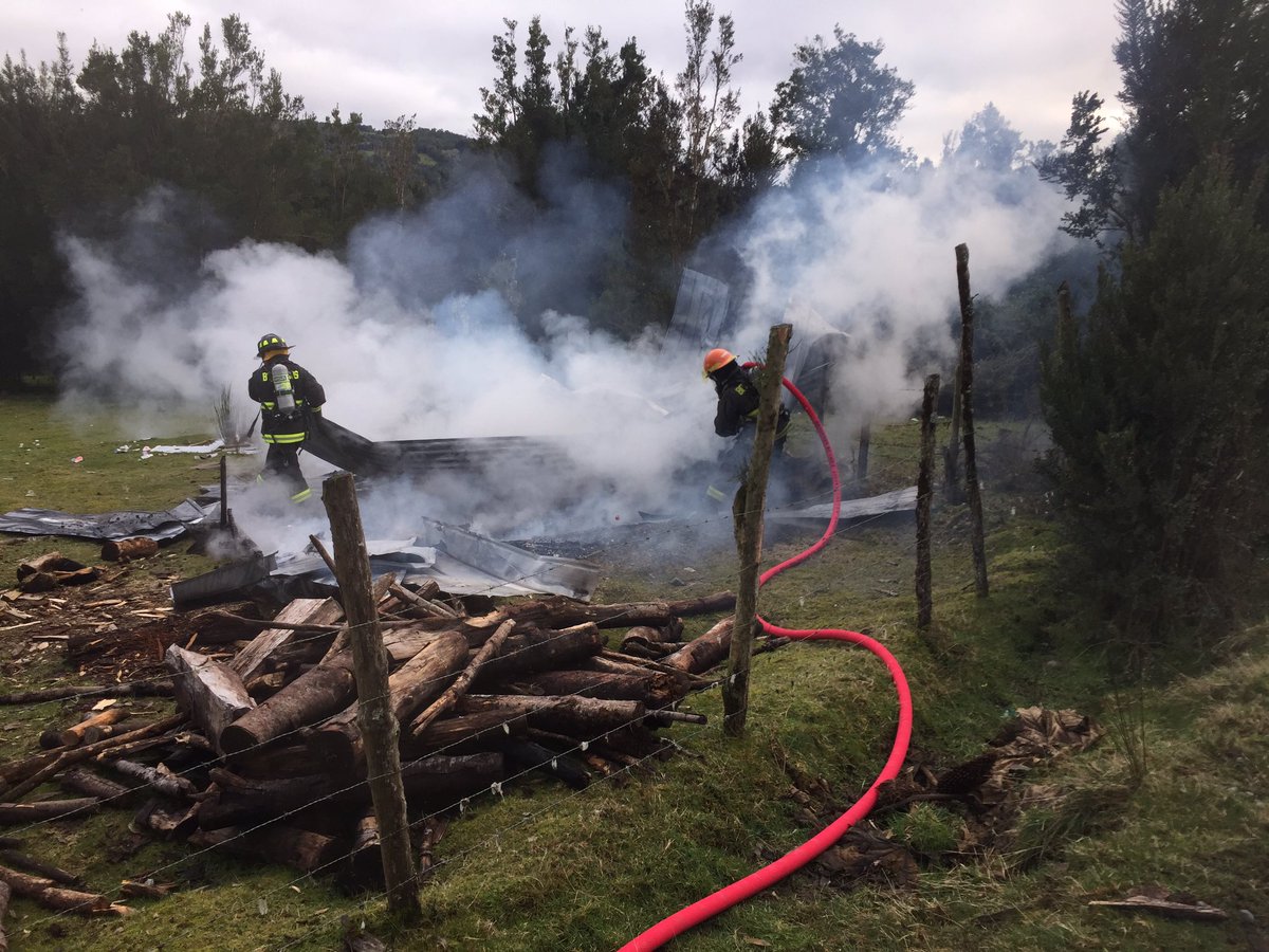 BorquezRafael's tweet photo. #Queilen, hoy Incendio estructural deja una vivienda totalmente consumida por las llamas, esto ocurrio en el sector de #Contuy, trabajarón equipos de emergencia, (foto @bgqueilen)
@biobio
@estrellachiloe @condorsei @bullagalindo @BethoCarcamo @firemancastro @ONGdechoficial https://t.co/AsYwPwkKFB