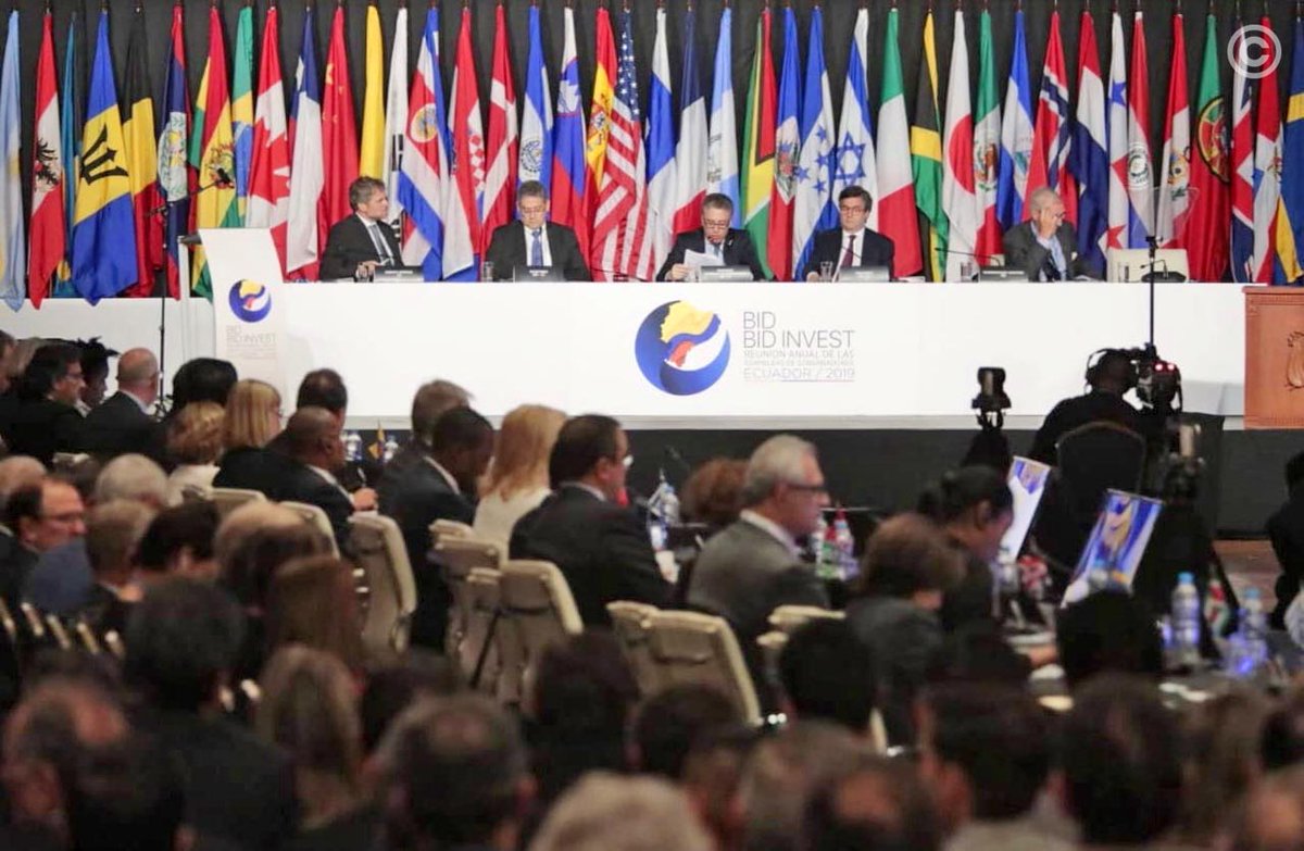 Presidencia_Ec's tweet photo. #AbiertosAlMundo | Presidente @Lenin Moreno participa en la Asamblea del Directorio de @el_BID. La relación del Ecuador con este organismo ha permitido impulsar proyectos del Gobierno Central, Gobiernos Autónomos Descentralizados y otros organismos. #EcuadorConMásProsperidad https://t.co/DEe80PF7ap
