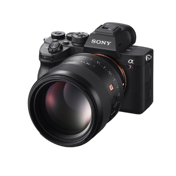 📷 | Esta es la a7r IV, la nueva sin espejo de <a href="/SonyAlpha/">Sony | Alpha</a>, que introduce un sensor novedoso en una cámara de formato completo: 61 megapíxeles. El precio es e US$3,498.00
