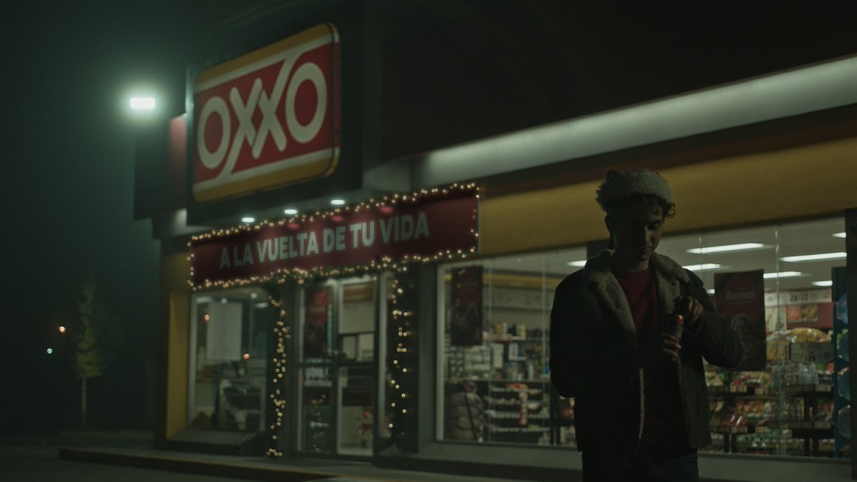 cttexp's tweet photo. Proyecto "Coca Cola Navidad Lata Edición Especial" fotografiado por Ivan Aguila Orea con @WPOptics y Arri Alexa LF 😍 https://t.co/uQvkapzFEX