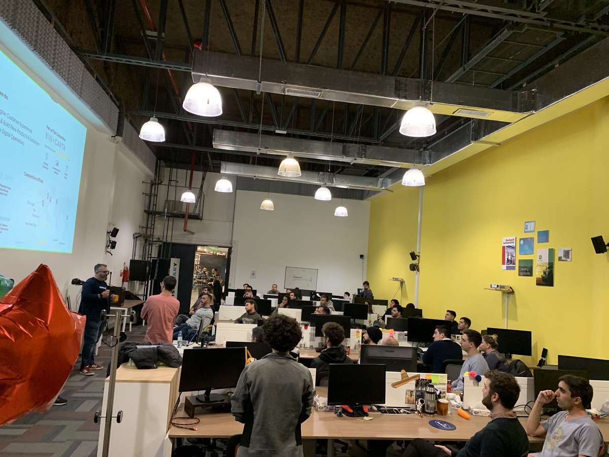 A sala súper llena <a href="/ngbaires/">NG-BAIRES</a> arranca en <a href="/Solstice/">Solstice | Kin + Carta</a>