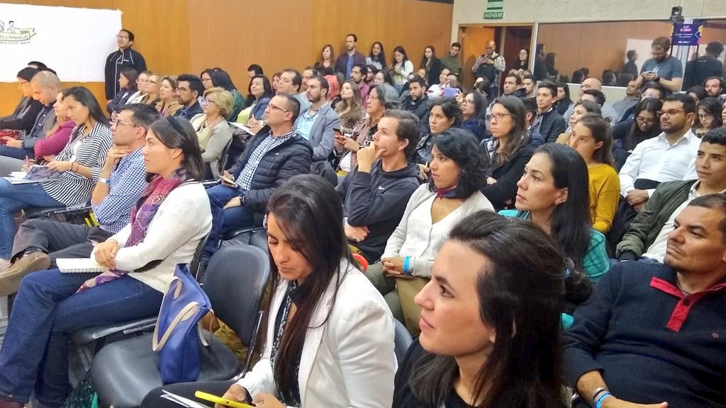 GobDigitalCO's tweet photo. Estamos en @UniJaveriana en el #FITSco, donde nuestro director @crozo hablará sobre #DatosAbiertos y cómo desde el Gobierno Nacional impulsamos una ciudadanía participativa y entidades públicas transparentes ➡️ https://t.co/KuOZyGK35l. #AdelanteConLegalidad https://t.co/lkKY9tPh8N