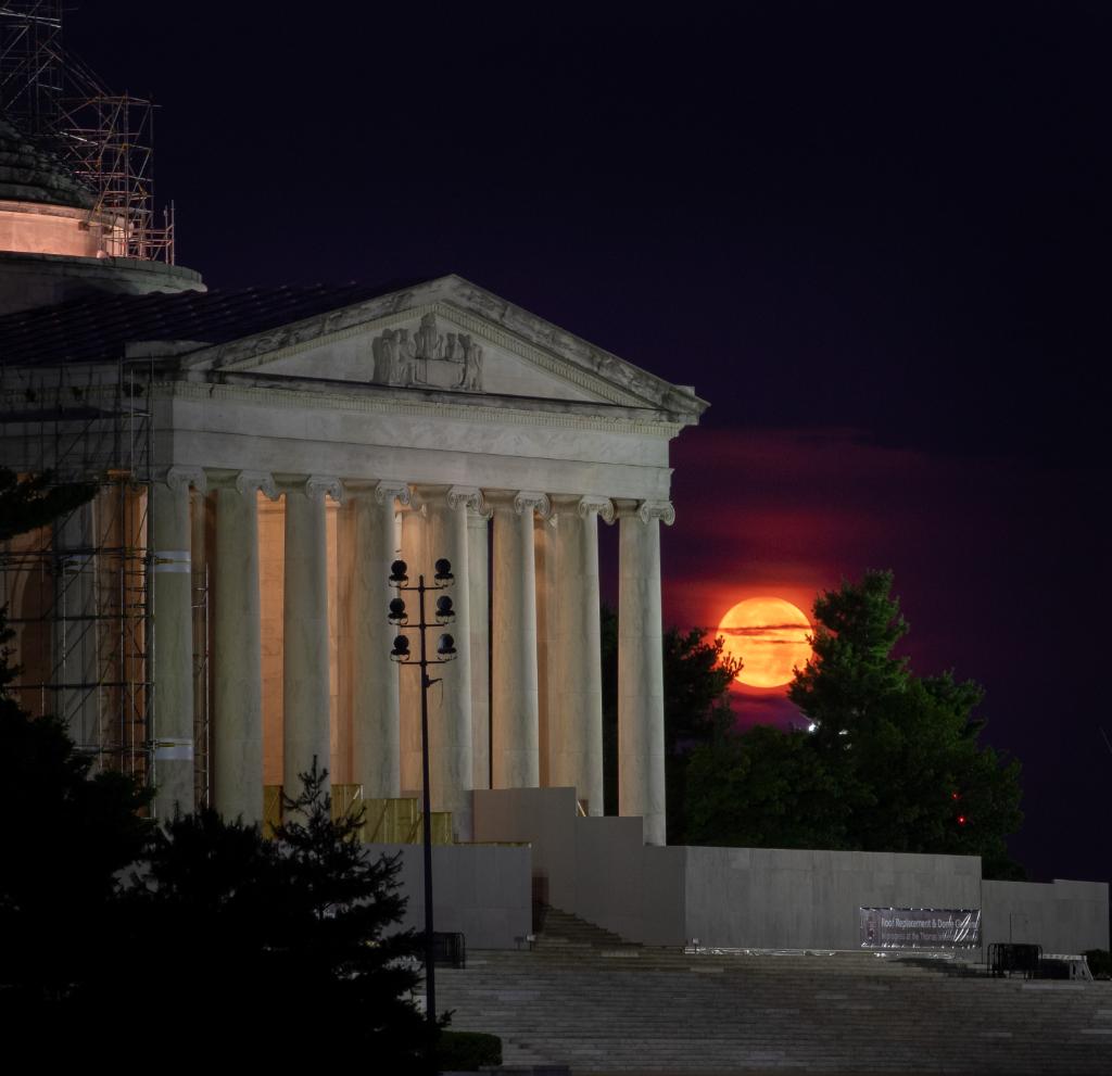 The Moon sets behind the Jefferson Memorial in Washington 50 years to the day after astronauts Neil Armstrong, Michael Collins, and Buzz Aldrin launched on Apollo 11, the first mission to land astronauts on the Moon. Tuesday, July 16, 2019. 