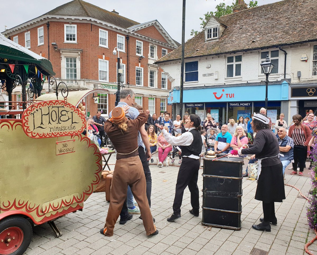chrisdixonworks's tweet photo. I have a new @AshfordCouncil Portfolio Holder, really supportive and keen to see the work of this week's #CreatePlatform.
Mon: He was bundled into a tiny caravan by @circorumbaba
Tues: #JonnyFluffypunk asked him if he'd "ever touched a winky"
Weds: My P45 https://t.co/AMGmf3SblE