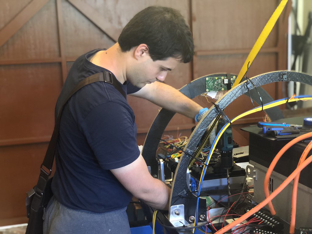 uWinLoop tweet media