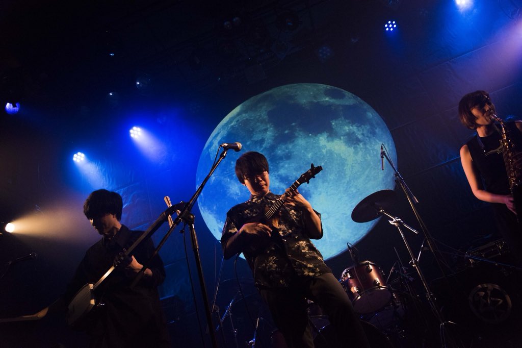 cappen_japan's tweet photo. 『 Moon Boon Bon Odori 』 

Photo @onomijuki03 

#月見ル君想ウ
#Cappen
#山本ハテナ
#ninjabeats
#NeoBallad https://t.co/LDAIUBwOnP