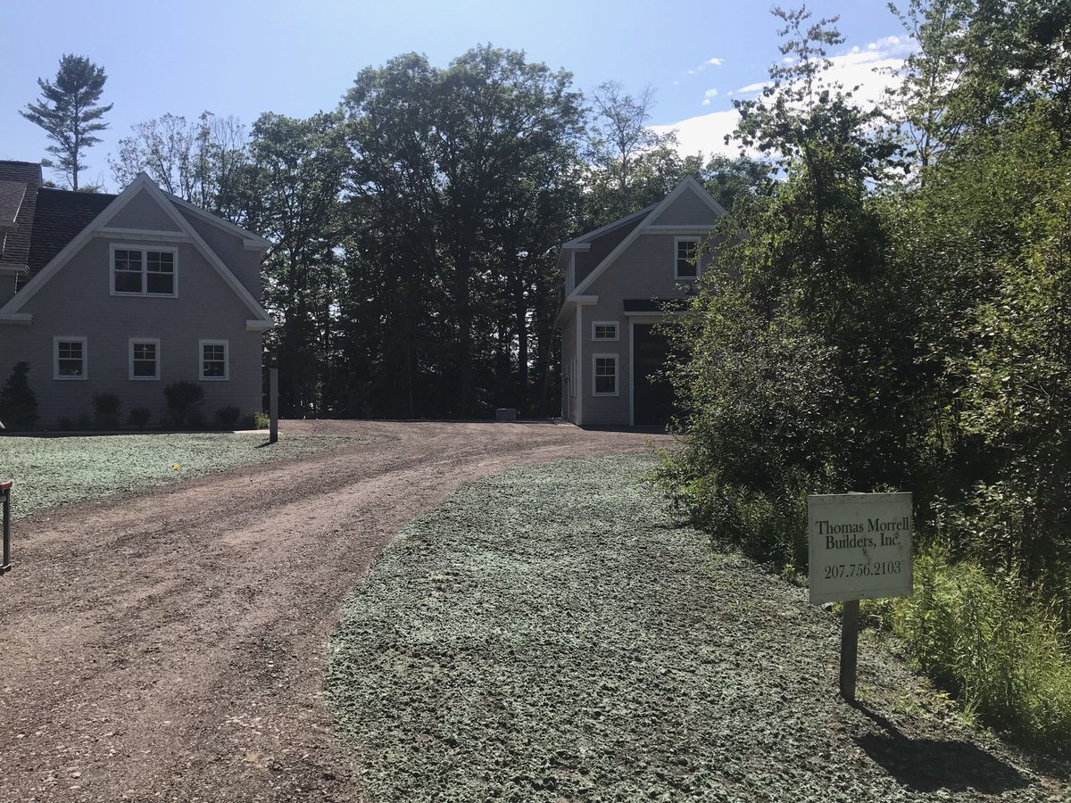 RyanLyford1's tweet photo. Yarmouth. Lawn mix on this new home. Turn the irrigation on! #Hydroseed #turfsmith #growgrass https://t.co/7gSGUkzwbC