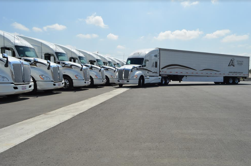 GrupoT21's tweet photo. 🚛#Terrestre: Kenworth y Auto Transportes Alanís, binomio orientado a la eficiencia https://t.co/2pRB9IYmAu

Por @XanathLastiri #GrupoT21 #20Años #AniversarioT21 #YoSoy21JóvenesT21 #KenworthMexicana #KenworthDelRíoBravo #AutoTransportesAlanís #KenworthT680 https://t.co/lTOrTtxBsE