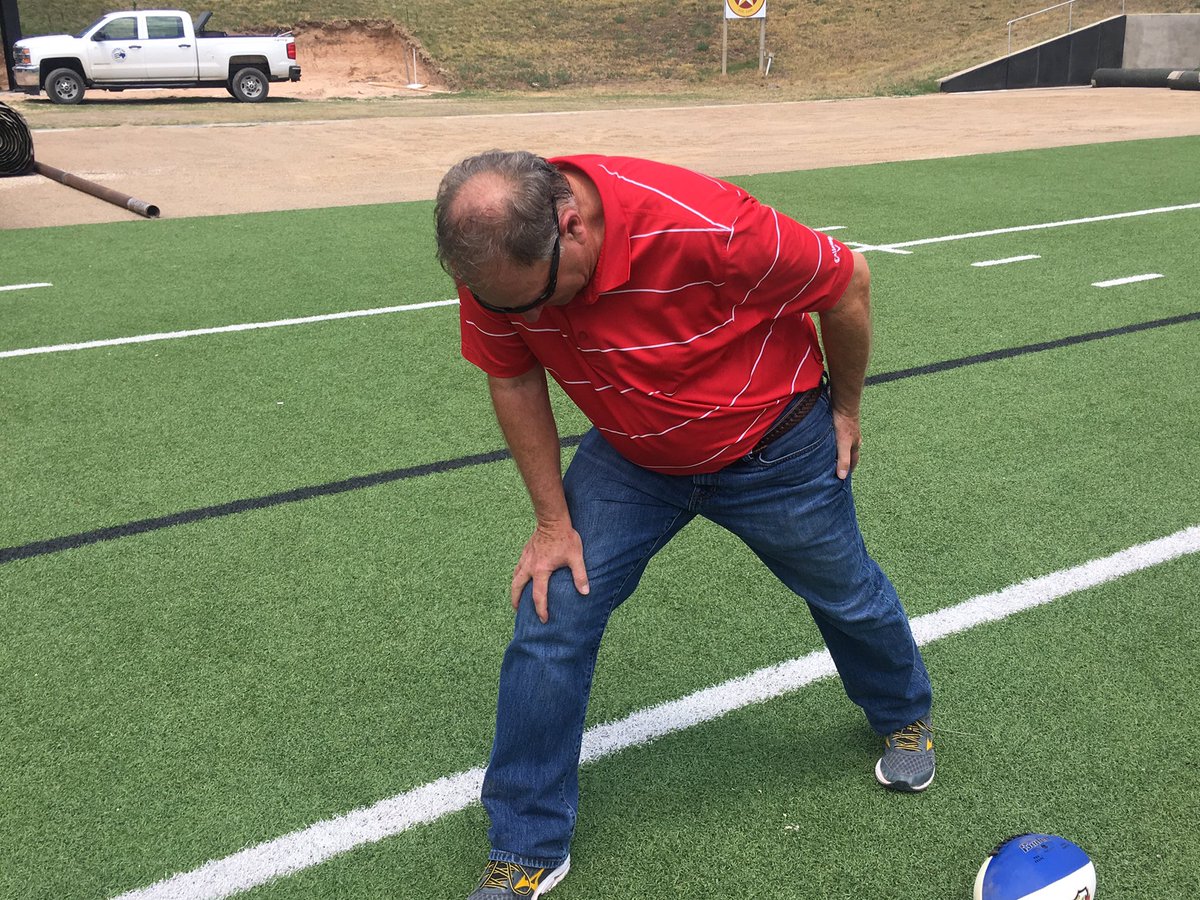TobyTucker's tweet photo. Went to Kimbrough today with Canyon legend, Coach Mike Wartes. The only guy I know who has ever cramped up holding a ball for a kick. #ComeOnMan https://t.co/1XH5ZHL8xQ