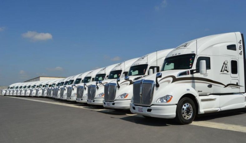 GrupoT21's tweet photo. 🚛#Terrestre: Kenworth y Auto Transportes Alanís, binomio orientado a la eficiencia https://t.co/2pRB9IYmAu

Por @XanathLastiri #GrupoT21 #20Años #AniversarioT21 #YoSoy21JóvenesT21 #KenworthMexicana #KenworthDelRíoBravo #AutoTransportesAlanís #KenworthT680 https://t.co/lTOrTtxBsE