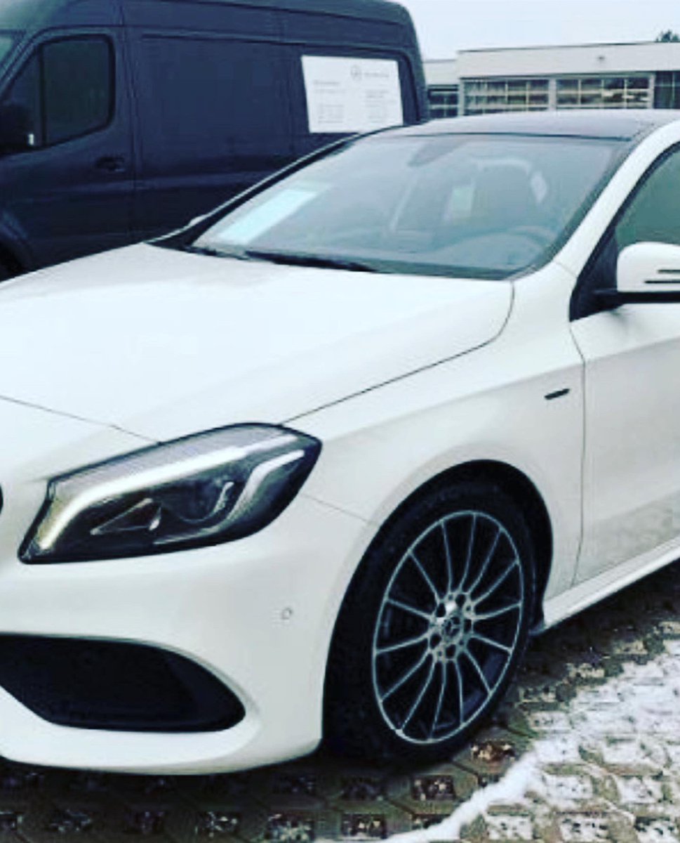 mercedesimport2's tweet photo. Que coche crees que es? https://t.co/520YjPZOU6