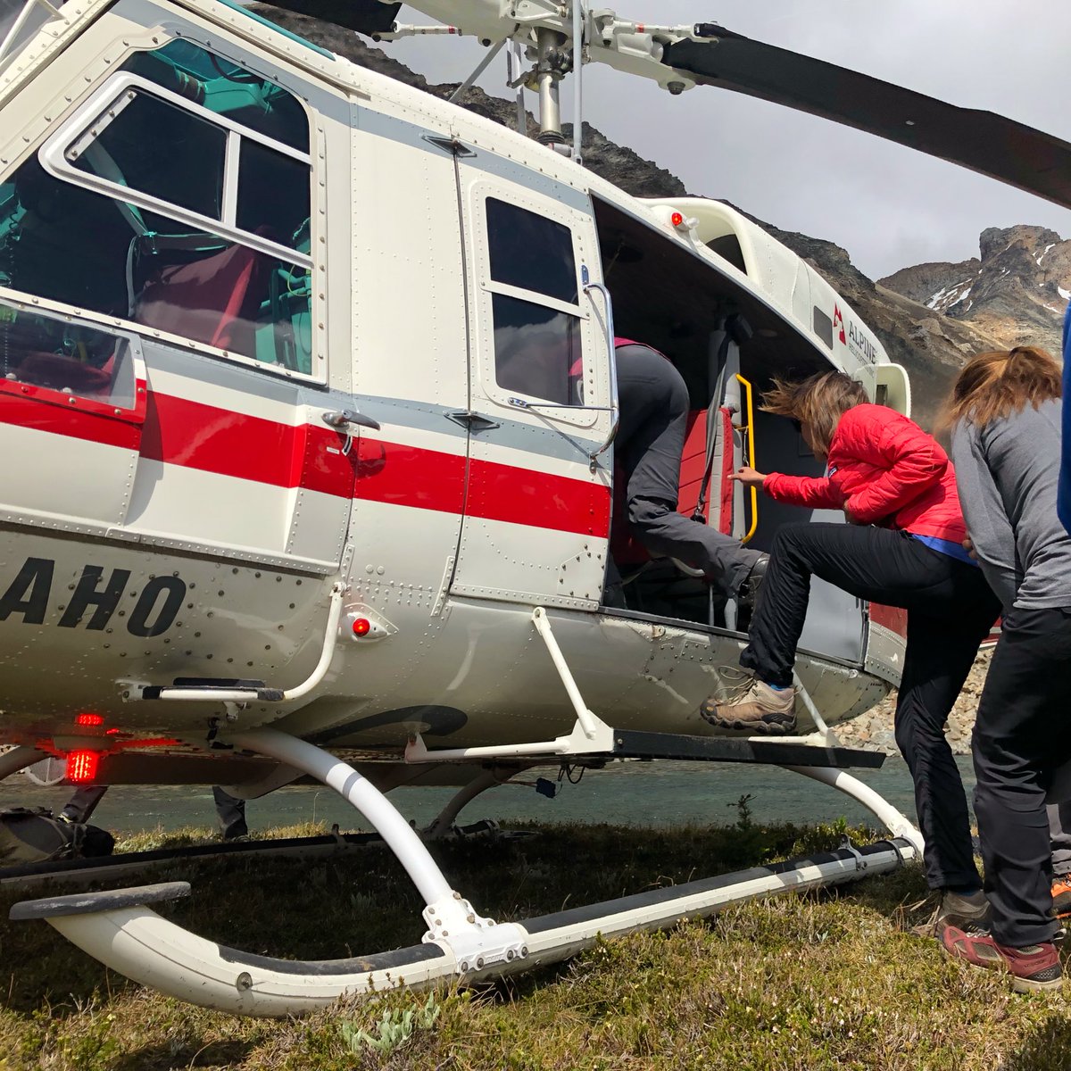 DoetsReizen's tweet photo. Heli-hiken in de Bugaboos dag 2 met @cmh_heli en @DoetsReizen πππ¨π¦ #cmh #cmhbugaboos #bugaboos #canada #doetsreizen #heli #helihiken #hiken #explorecanada https://t.co/r07SZslq5S