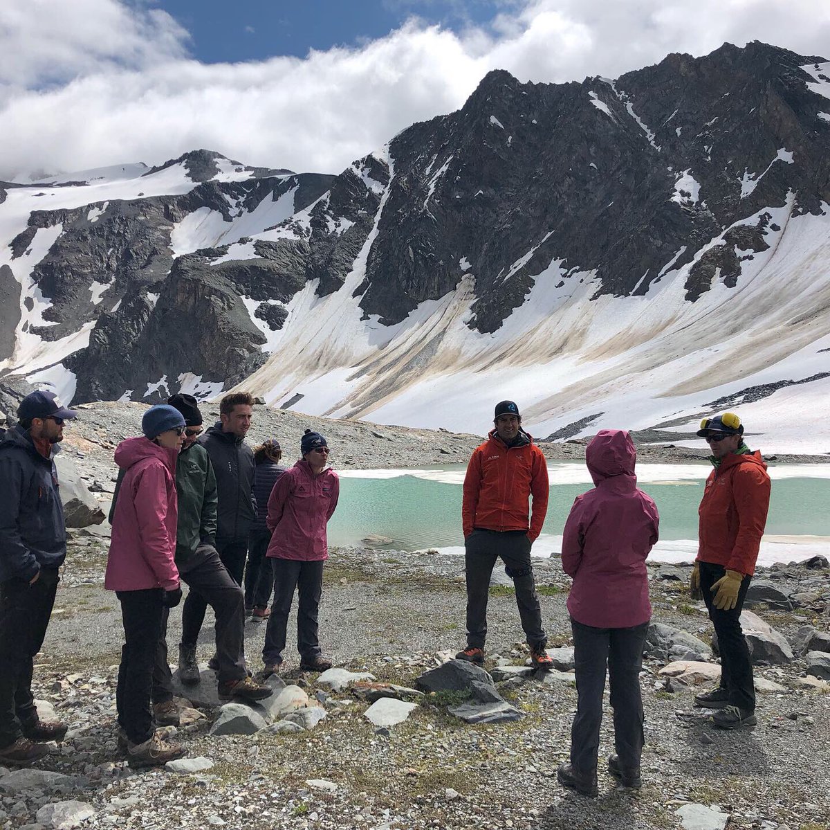 DoetsReizen's tweet photo. Heli-hiken in de Bugaboos dag 2 met @cmh_heli en @DoetsReizen πππ¨π¦ #cmh #cmhbugaboos #bugaboos #canada #doetsreizen #heli #helihiken #hiken #explorecanada https://t.co/r07SZslq5S