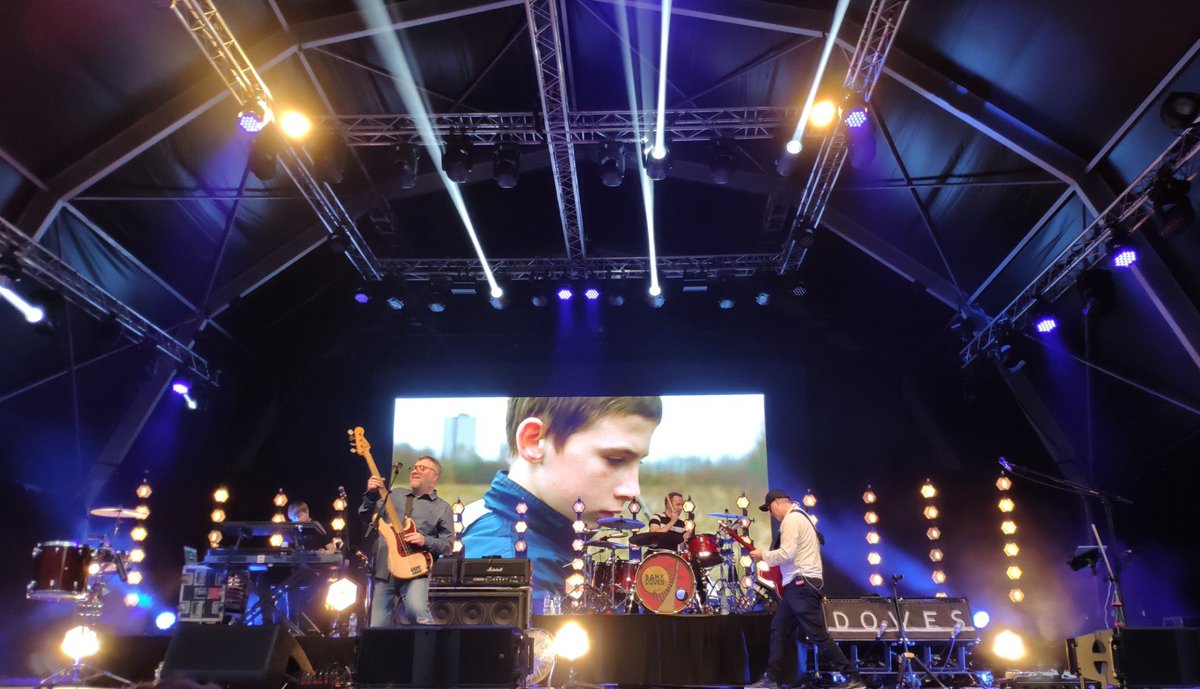 Doves (at <a href="/SomersetHouse/">Somerset House</a> in London, Greater London) swarmapp.com/c/kePbWEoahuM