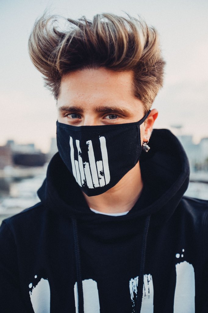 emartineeez's tweet photo. Bad boy https://t.co/w7go0cszsP