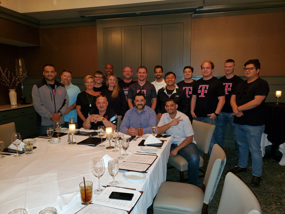 e_holmes tweet media