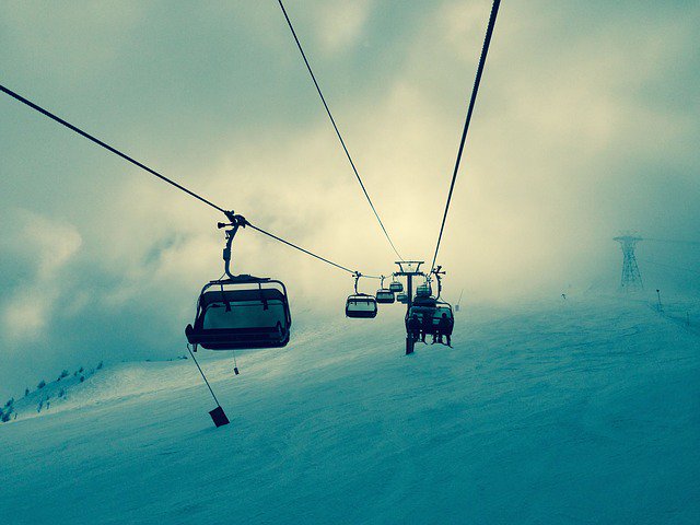 gatesandboards's tweet photo. Season Passes are on sale now and if you are looking for deals on skis, snowboards and outerwear to go with it - we have a great selection RIGHT NOW at clearance prices! Shop at https://t.co/UTGxWk5dzv to find amazing deals on Arc'Teryx, Spyder, Salomon, Burton, Roxy etc. https://t.co/9Ti4iSqQXl