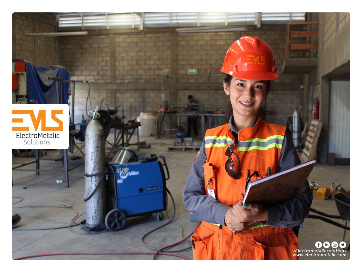 ElectroMetalic_'s tweet photo. Creemos que nada es tan importante ni tan urgente que no pueda ser hecho con seguridad 👷‍♀👷‍♂👌

#EMS #ElectroMetalicSolutions #Hardox #Mining #Sonora #Mineria #Seguridad #MiningWork #Security https://t.co/AmGShBiZ6n