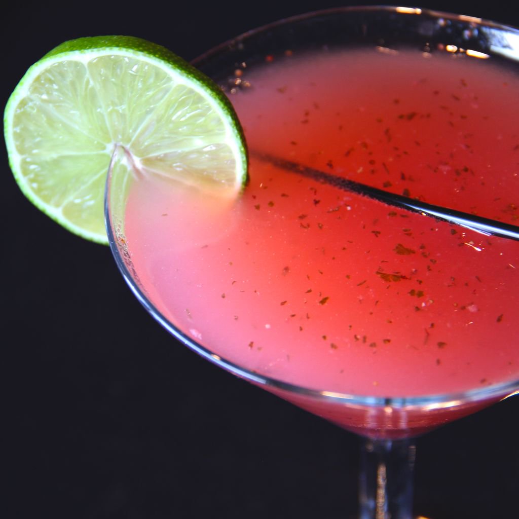 It's Tini Tuesday and that sounds like a good excuse for a drink, or two, tonight at Stella's! #bringyourappetite