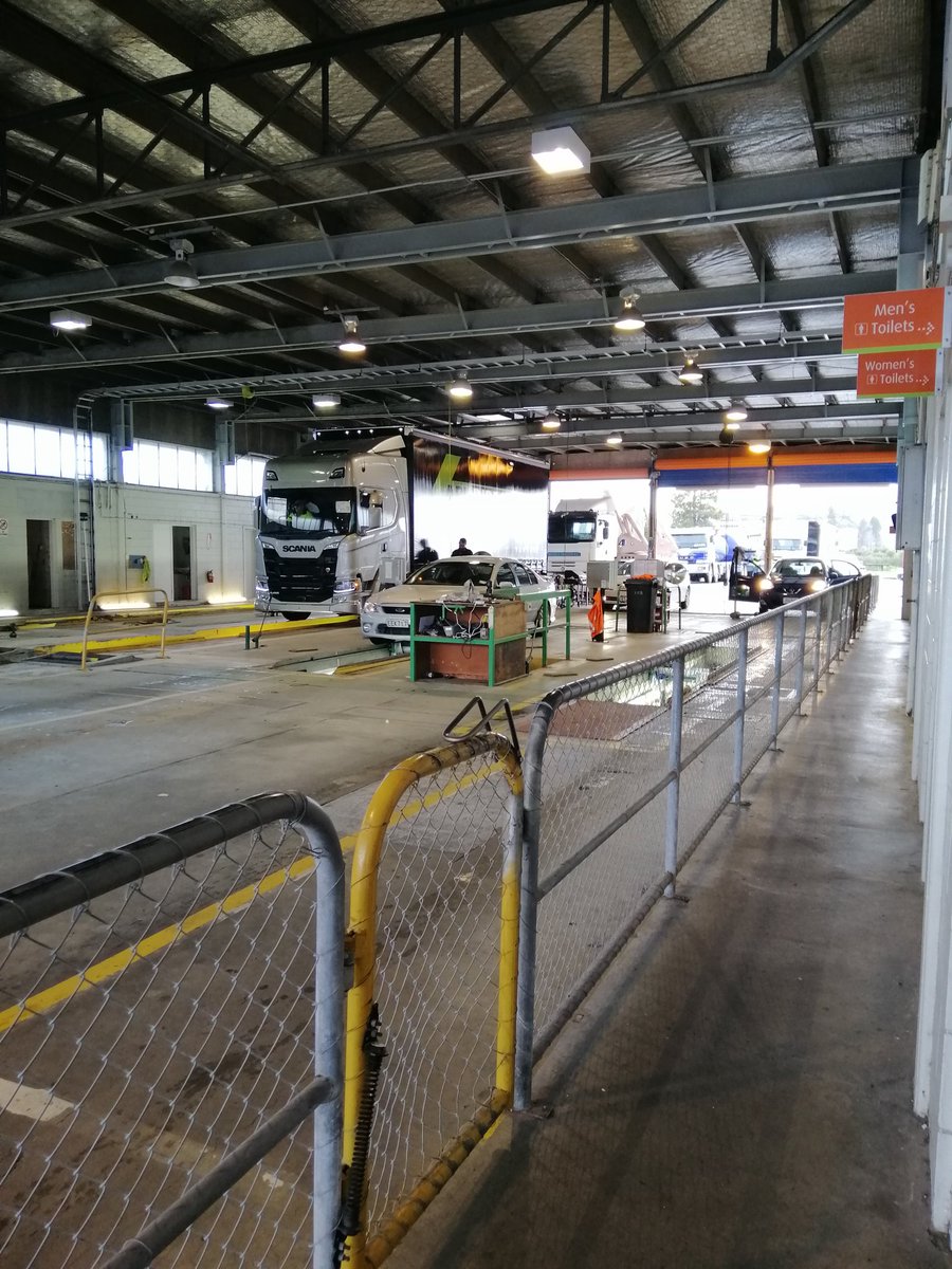 OwlPrintPanda's tweet photo. OK, so in NZ, you can have a drive through WoF/Mot??  Drop it off at one end, have a coffee, watch it go through all the checks, pick it up at the other?? 🤯 https://t.co/OA3JZ4YJgk