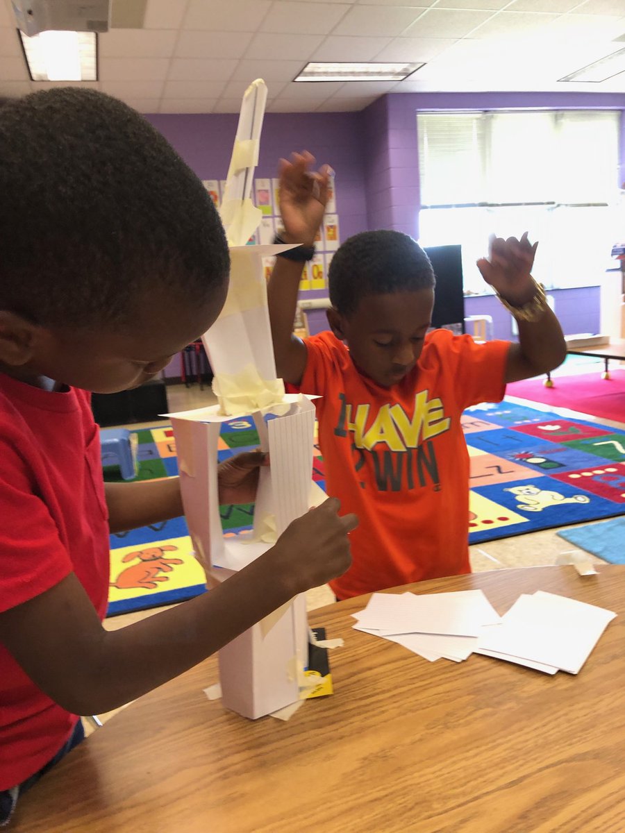 Cara4Kinders's tweet photo. These boys were putting serious thoughts into their beanstalk @PetreeElem #Pathway2One #STEM https://t.co/l5YEM6OqGS
